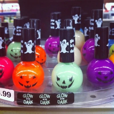 These look cool #halloween #nailpolish #jackolantern